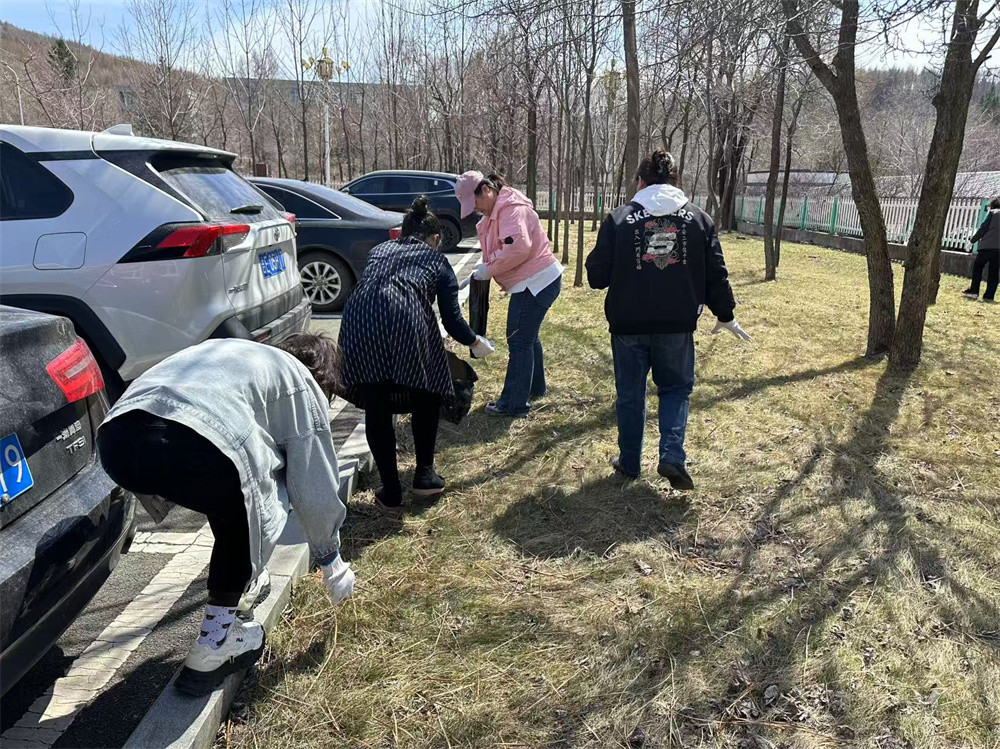 1745388358122329.jpg 銷(xiāo)售支部2.jpg